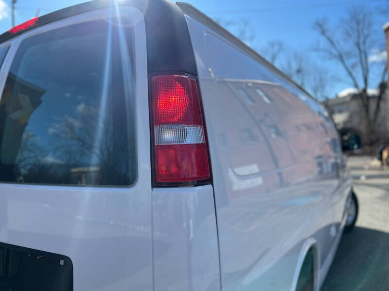 2021 Chevrolet Express 2500