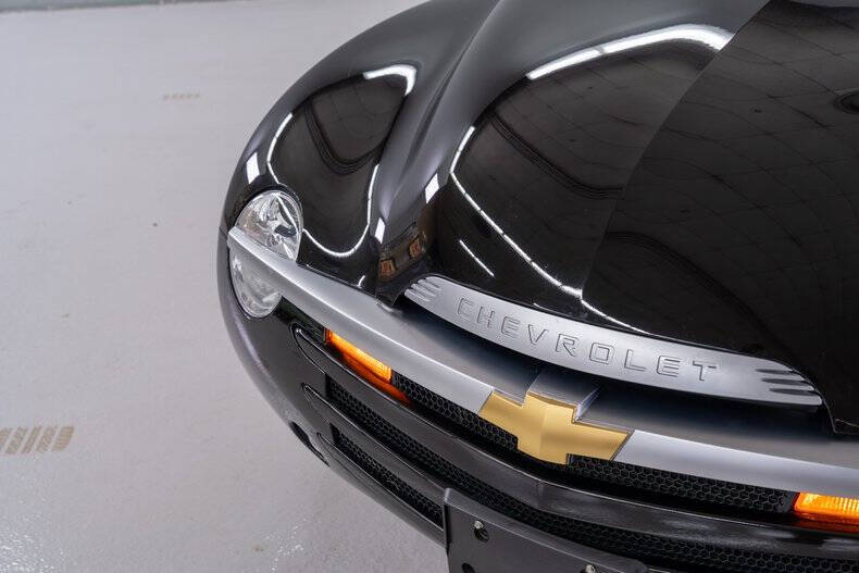 2004 Chevrolet SSR LS