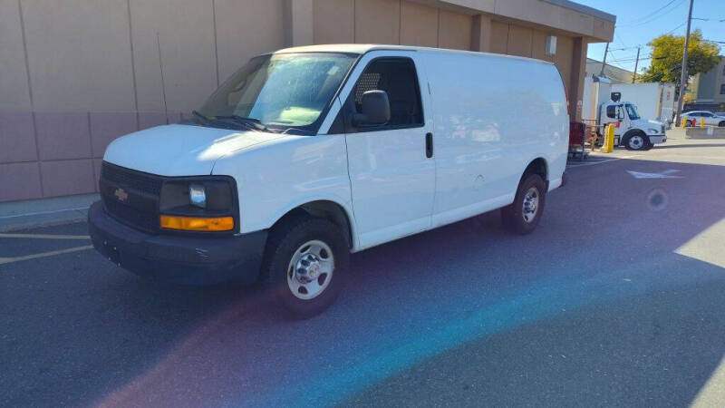2014 Chevrolet Express Cargo Work Van's photo