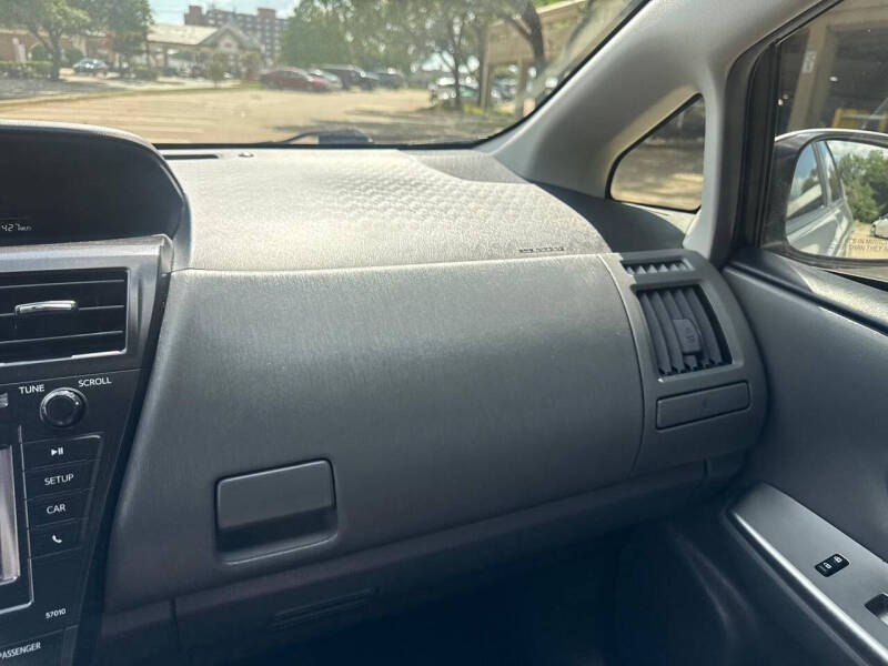 2013 Toyota Prius v Three