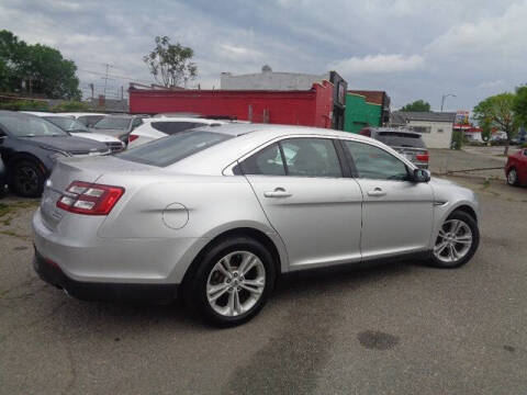 2015 Ford Taurus SEL