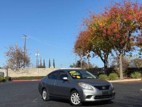2012 Nissan Versa 1.6 SV