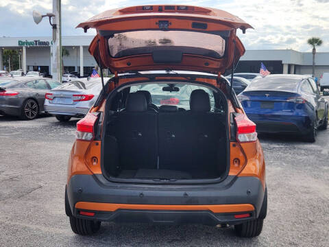 2020 Nissan Kicks SR