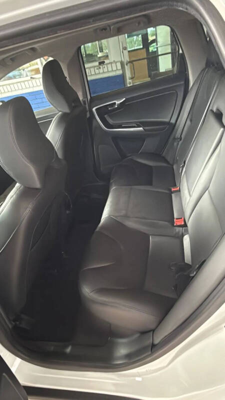 2016 Volvo XC60 T5 Premier