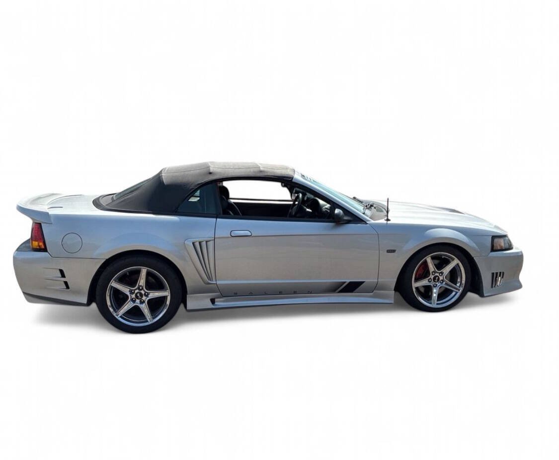 2001 Ford Mustang SVT Cobra 3