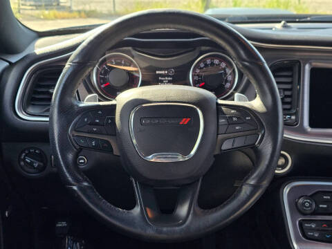 2017 Dodge Challenger 392 HEMI Scat Pack Shaker