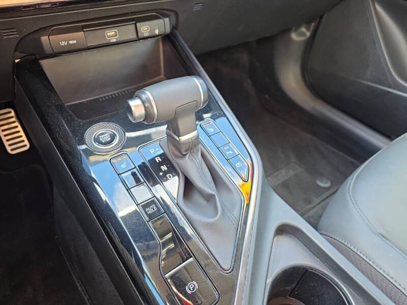 2023 Kia Niro EX Touring