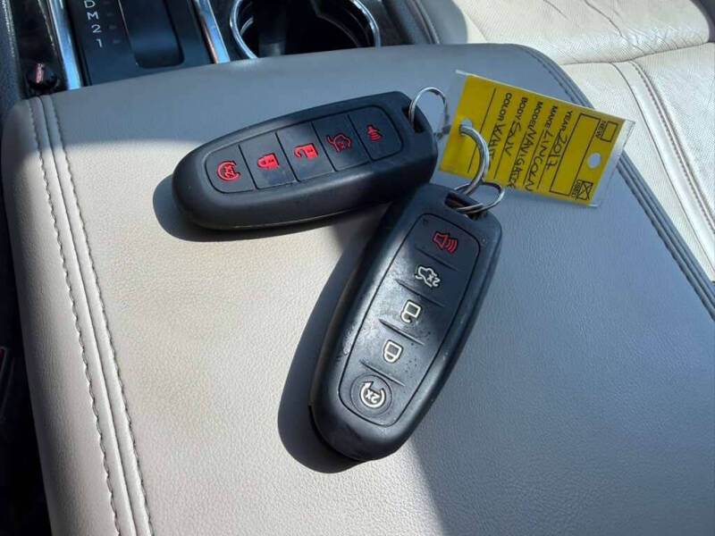 2017 Lincoln Navigator Select