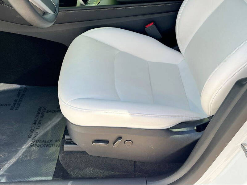 2025 Tesla Model Y Long Range