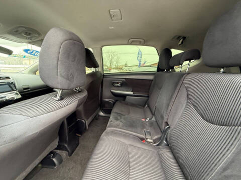 2015 Toyota Prius v Two