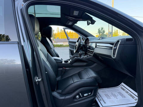 2020 Porsche Cayenne Coupe