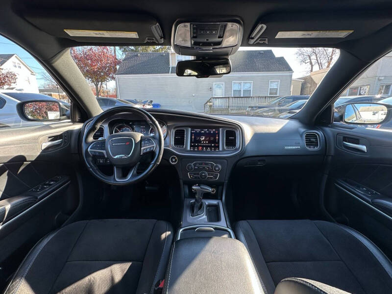 2019 Dodge Charger R/T photo 9