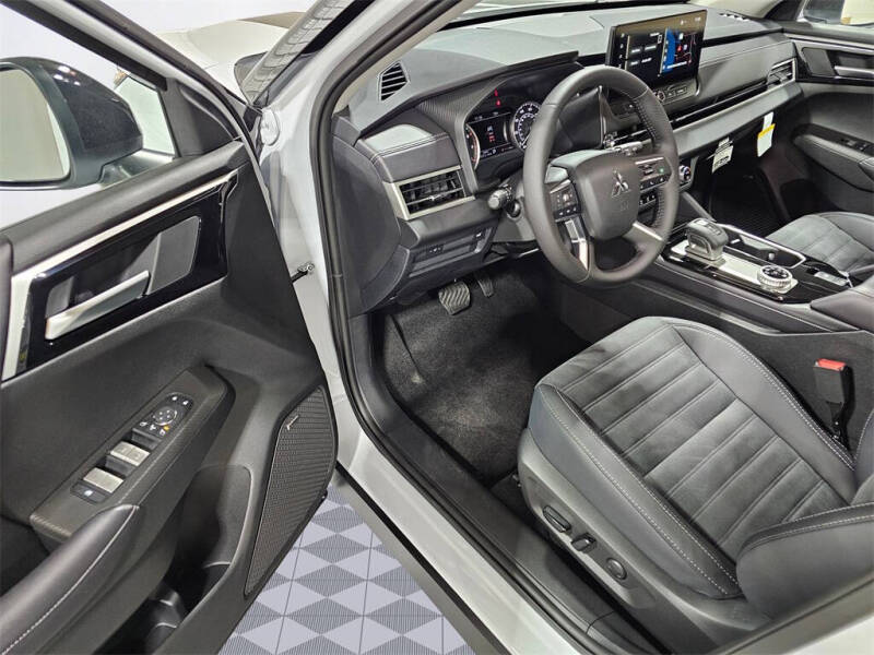 2025 Mitsubishi Outlander