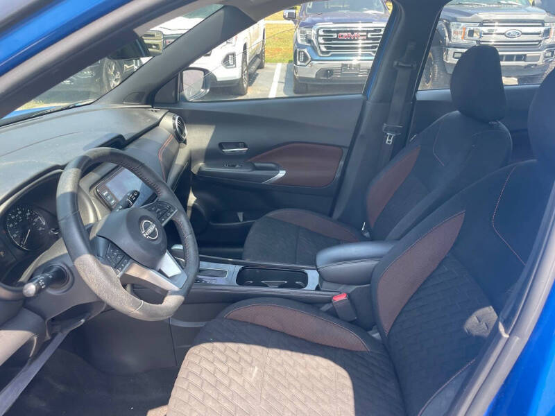 2022 Nissan Kicks SR