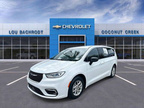 2024 Chrysler Pacifica Touring