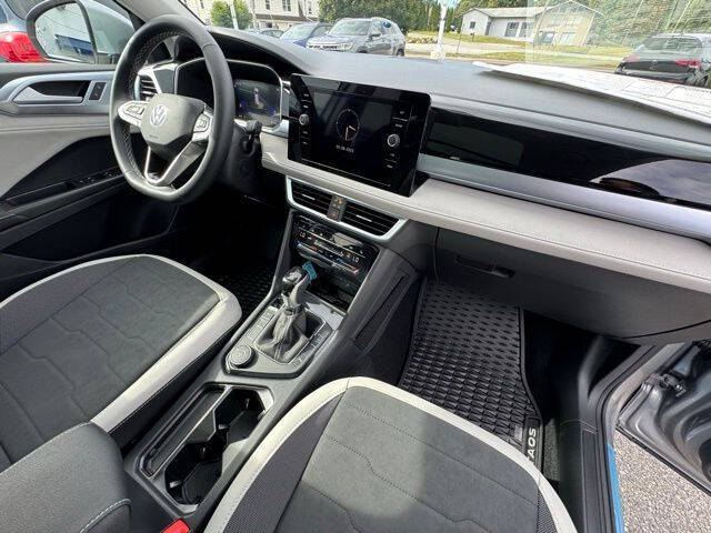 2025 Volkswagen Taos SE 4Motion