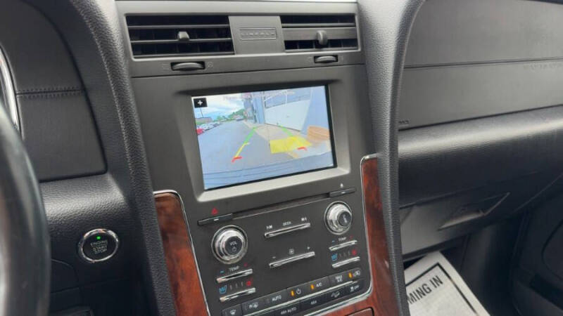 2017 Lincoln Navigator Select