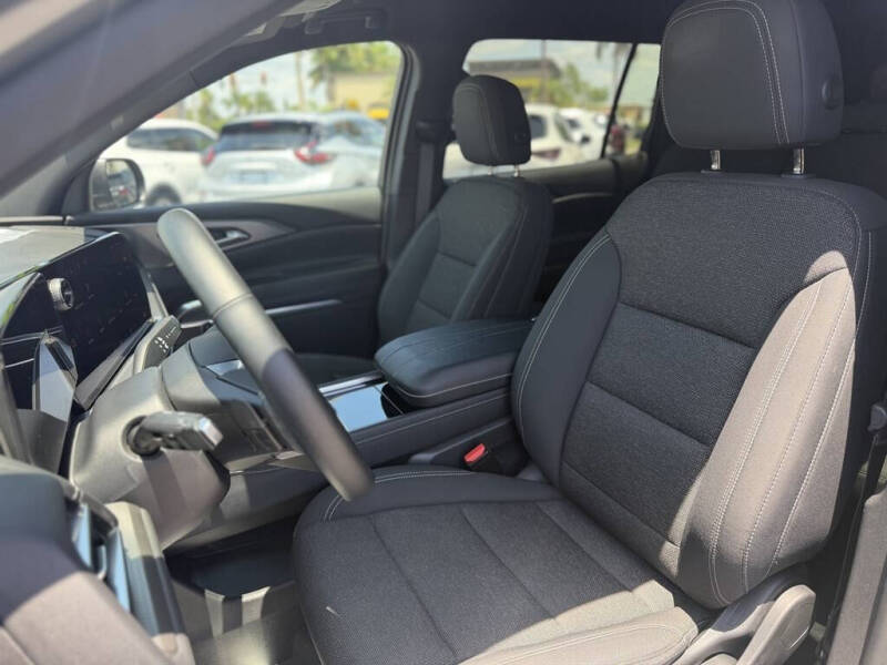 2024 Chevrolet Traverse LS