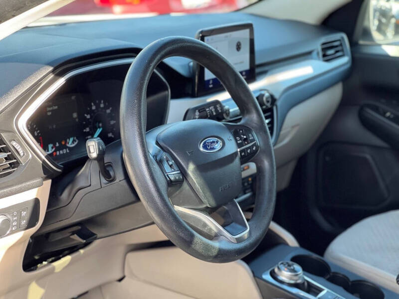 2020 Ford Escape SE