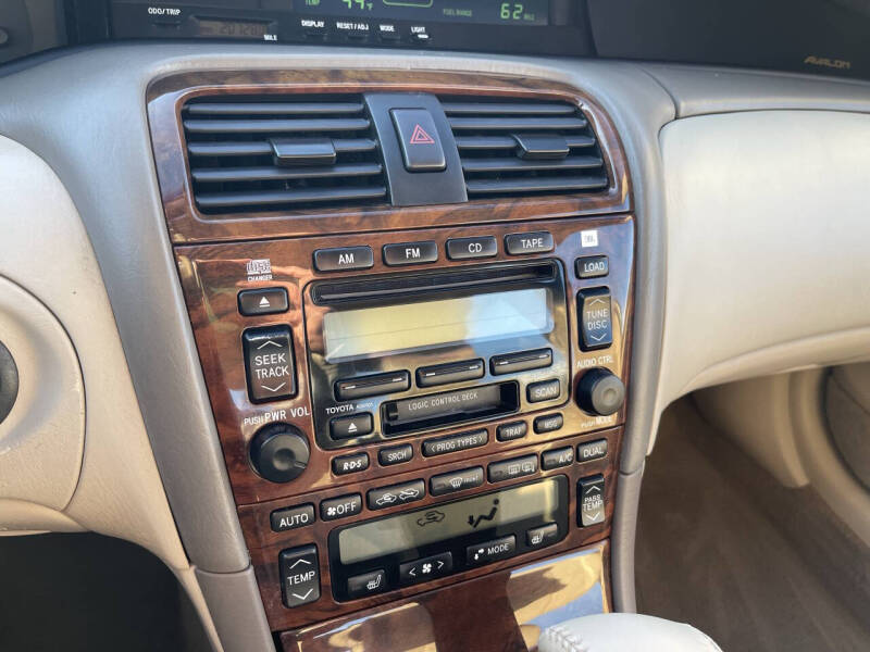 2003 Toyota Avalon XL