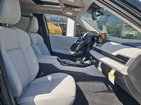 2025 Mitsubishi Outlander SEL Platinum Edition