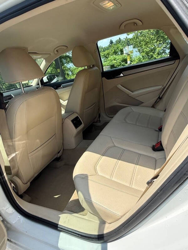 2014 Volkswagen Passat 1.8T SE PZEV