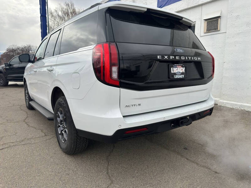 2025 Ford Expedition Active
