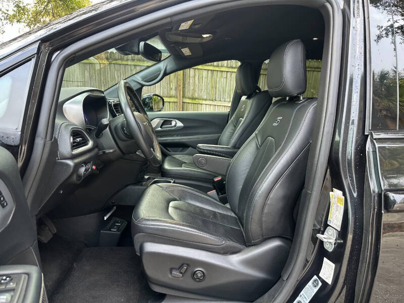 2021 Chrysler Pacifica Touring L