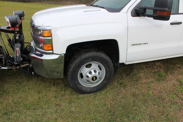 2016 Chevrolet Silverado 3500 Chassis Cab Work Truck photo 11