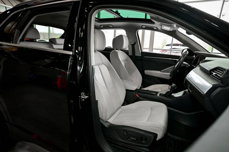 2021 Audi Q3 quattro S line Premium 45 TFSI