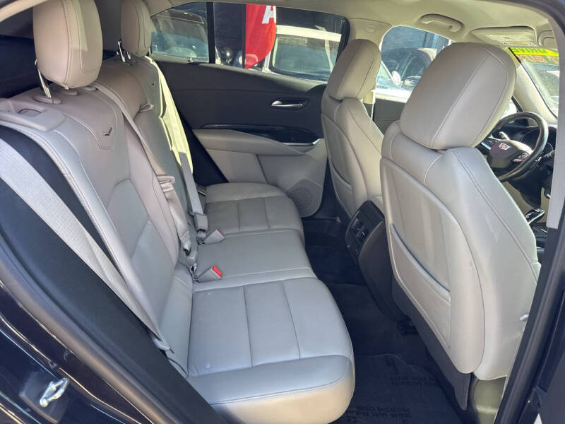 2023 Cadillac XT4 Premium Luxury