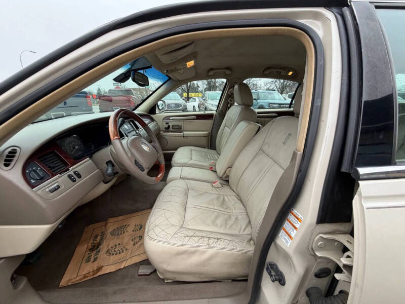 2003 Lincoln Town Car Cartier