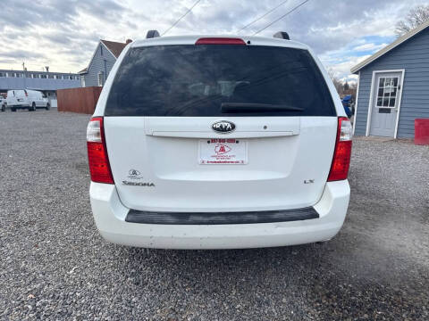 2006 Kia Sedona LX