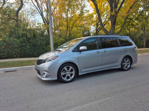 2011 Toyota Sienna SE 8-Passenger
