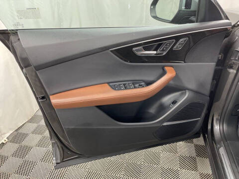 2022 Audi Q8 quattro Premium Plus 55 TFSI