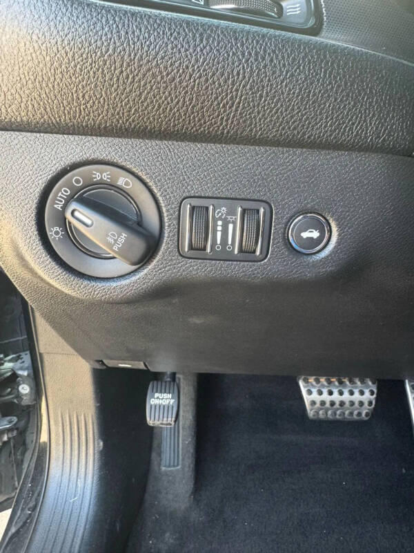 2015 Dodge Challenger SXT Plus