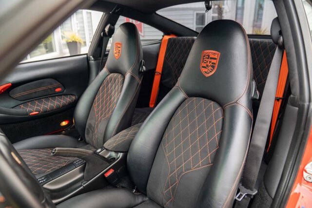 2003 Porsche 911 12
