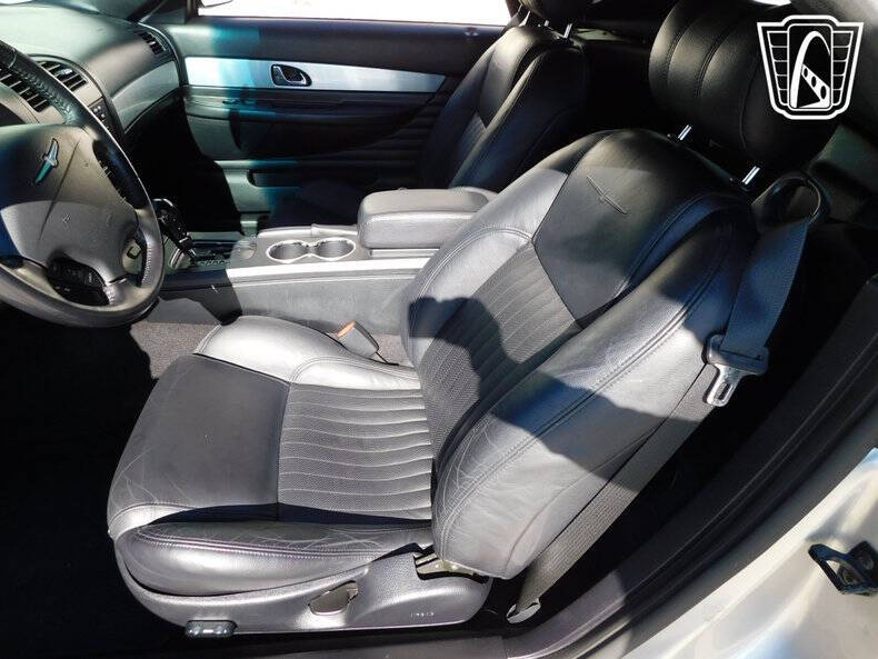 2004 Ford Thunderbird Deluxe