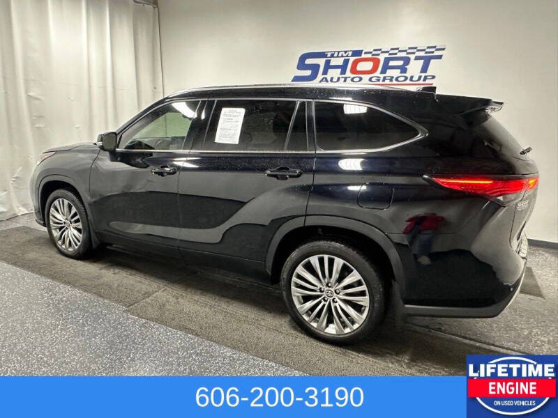 2022 Toyota Highlander Platinum