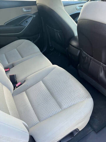 2016 Hyundai Santa Fe SE