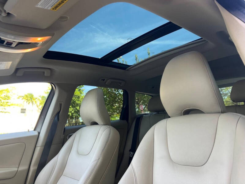 2015 Volvo XC60 T5 Drive-E Premier