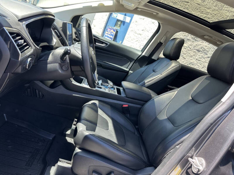 2021 Ford Edge Titanium