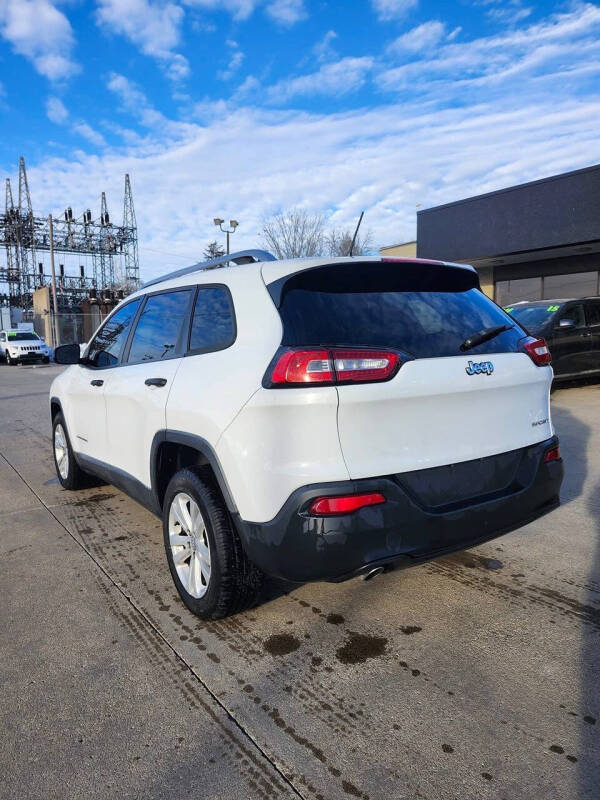 2015 Jeep Cherokee Sport