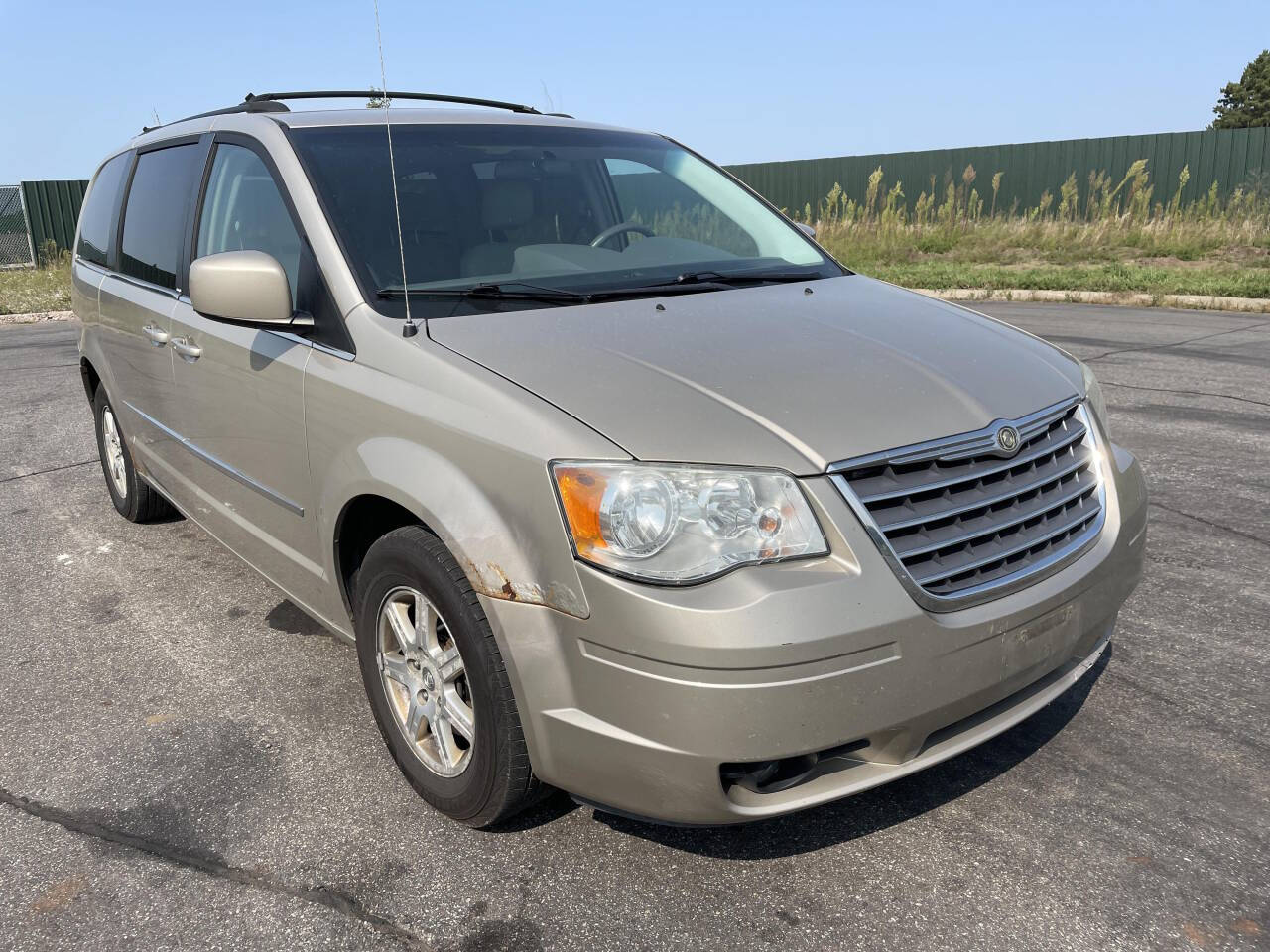 2009 Chrysler Town and Country for sale at Twin Cities Auctions in Elk River, MN