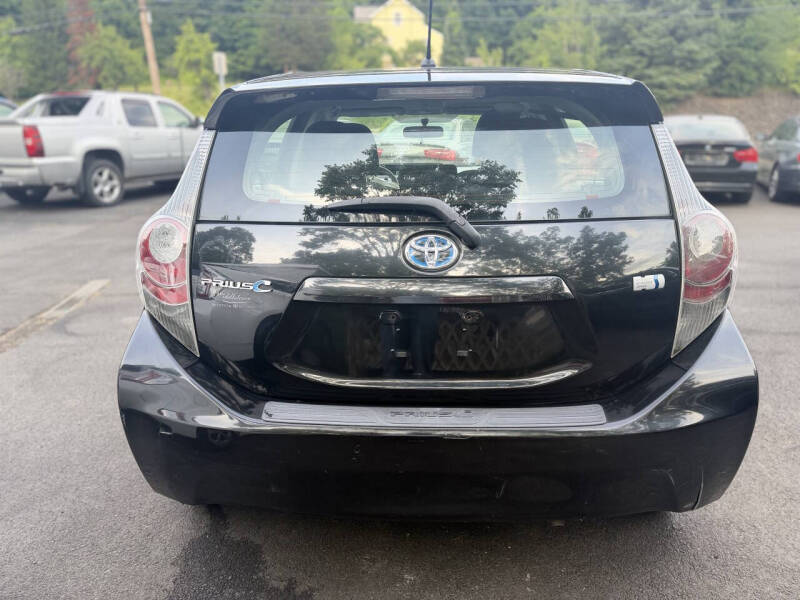 2014 Toyota Prius c Two