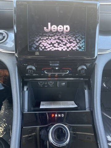 2023 Jeep Grand Cherokee L Laredo