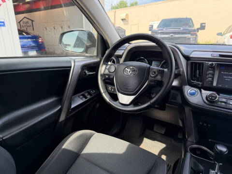 2017 Toyota RAV4 Hybrid LE Plus