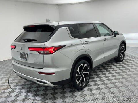 2024 Mitsubishi Outlander SE