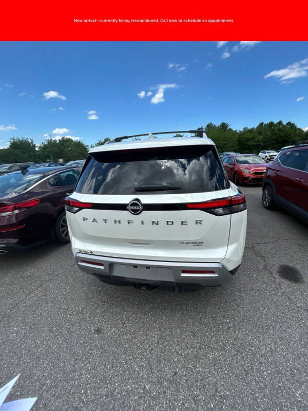 2024 Nissan Pathfinder Platinum