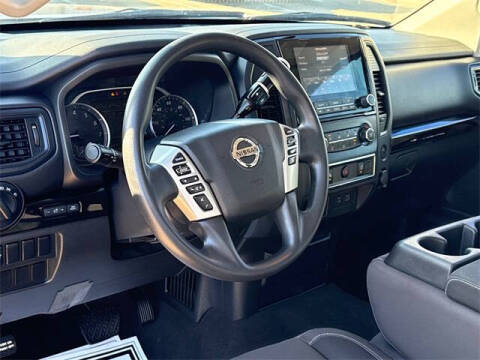 2022 Nissan Titan SV